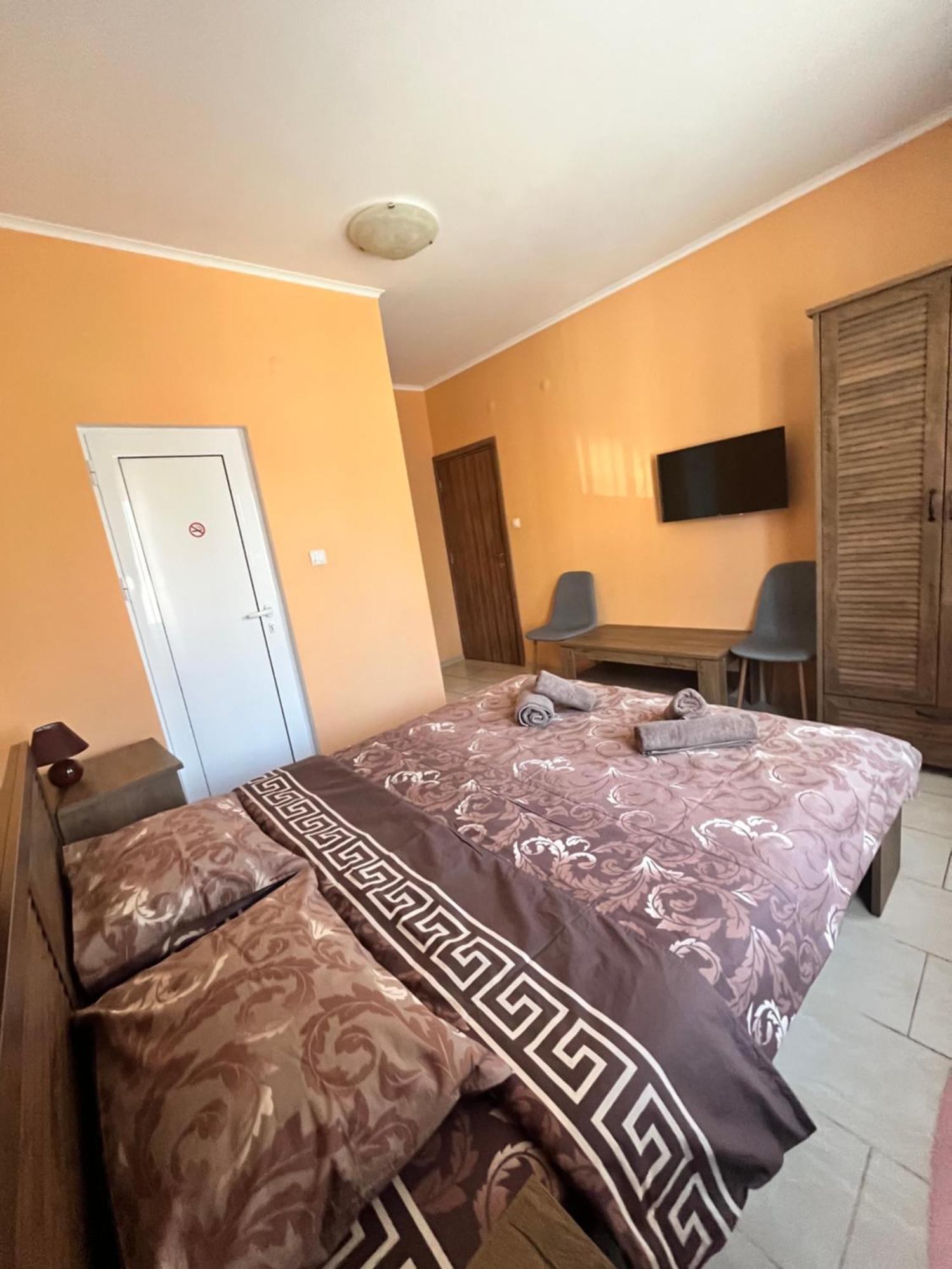 Guesthouse Zornitsa خيساريا المظهر الخارجي الصورة